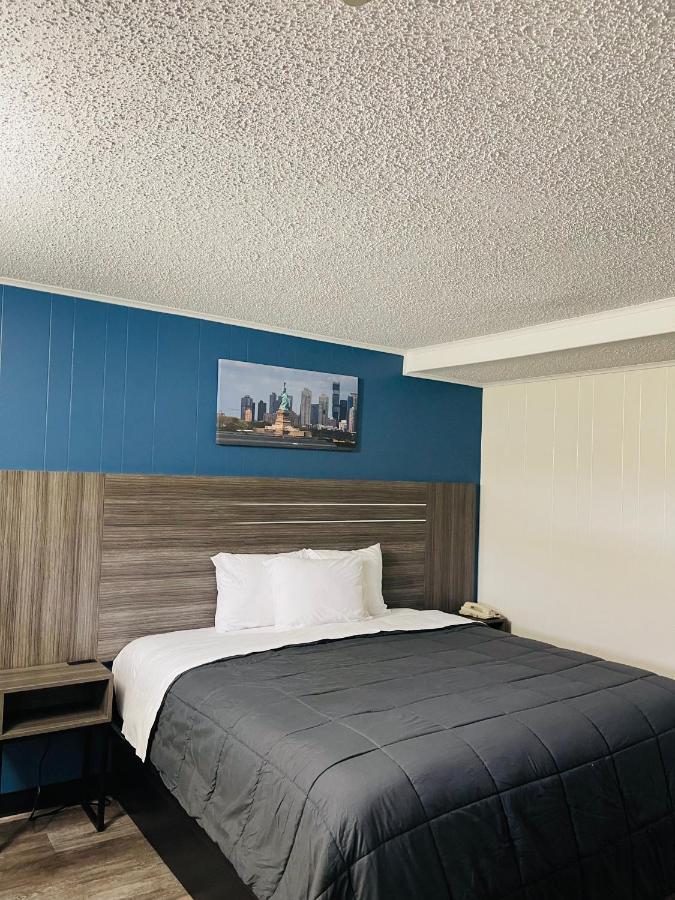 Crown Motel 2*